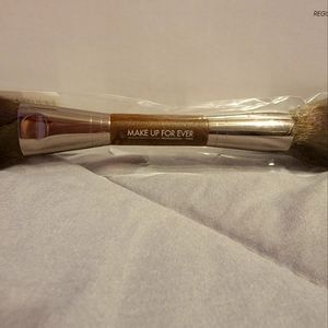 Makeup For Ever 158 double ended Sculpting brush